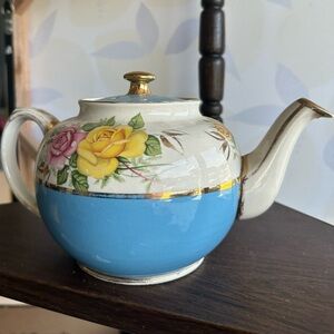 Vintage sadler 1950’s teapot pink floral accents